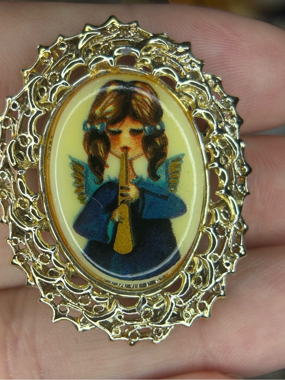 Vintage Tancer II Angel Trumpet Cameo Brooch Gold Tone Filigree